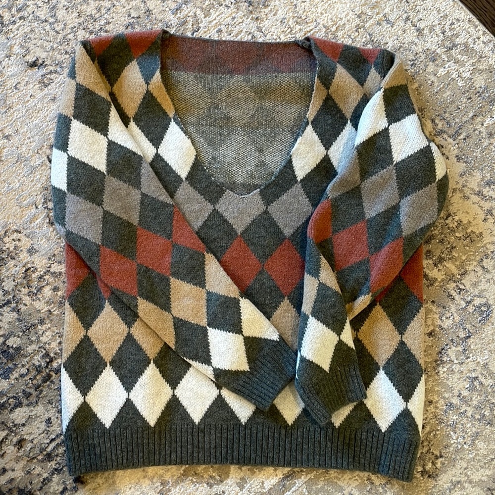NWOT great diamond print sweater